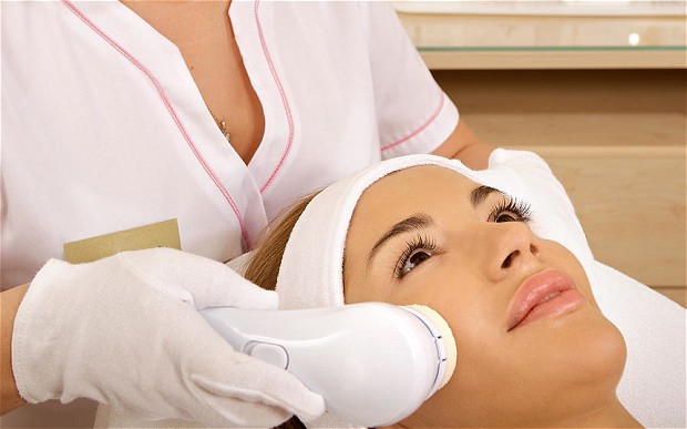 Przeróżne zabiegi dla ciała ludzkiego polecane przez kosmetyczkę