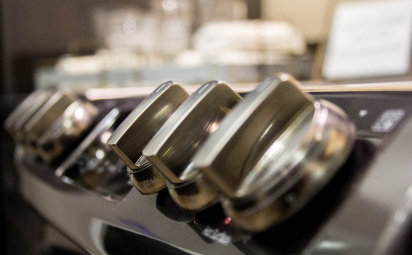 Co jednak uczynić gdy lodówka zakończy chłodzić, a z pralki zaczyna wypływać woda?