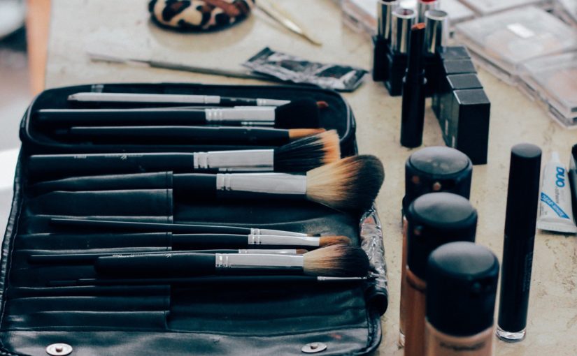 Jak kobiety bardzo zwracają uwagę na osobisty image? Jak zadbać o wygląd – uroda, makijaż , kosmetyki.