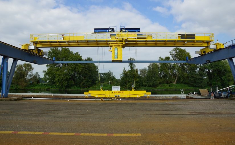 Firmy parają się produkcją maszyn dysponują w propozycji typowe warianty