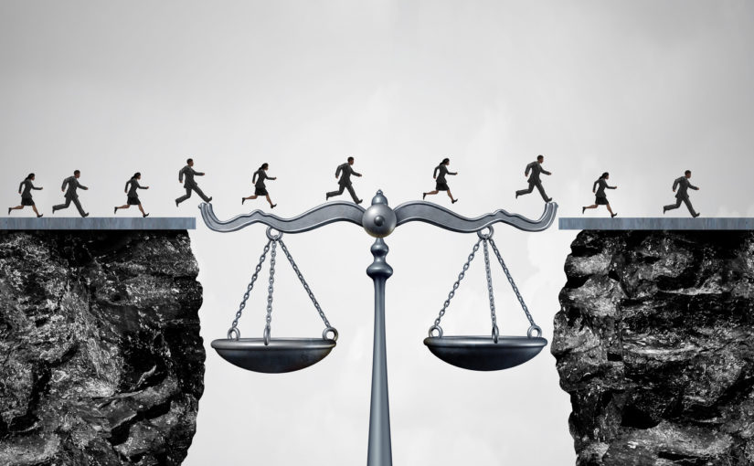 Mecenas to prawnik, którego zadaniem jest sprawianie porady z przepisów prawnych.